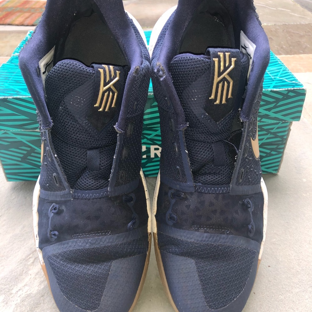 Nike Kyrie 3 - Picture 3 of 4